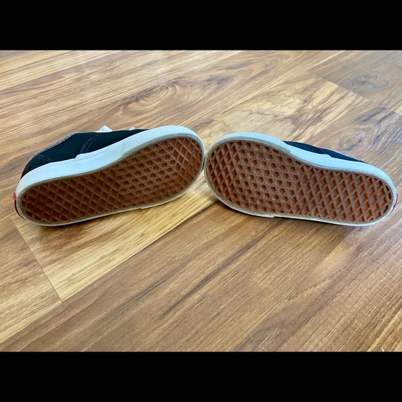 Vans - Toddler sz 6.5 - Picture 2 of 3
